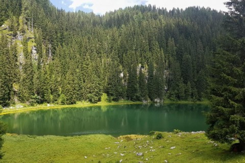 Jezero koca pri planini pri jezeru 3