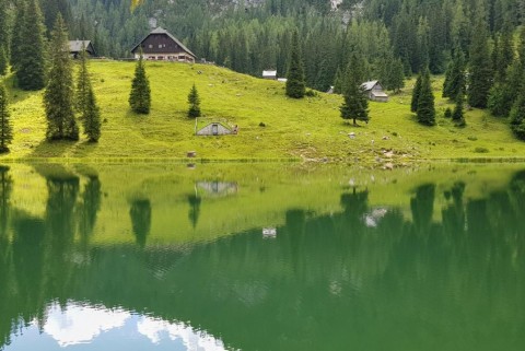 Jezero koca pri planini pri jezeru 11