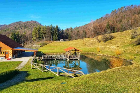 Piknic plac kos ribnik jezera slovenije slovenska jezera moja jezera manca korelc 6